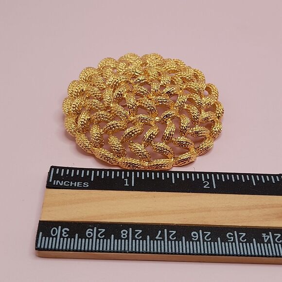 Vintage Monet Woven Round Pin Brooch, Gold Plated Brooch, 2 1/4 Inches - Picture 10 of 11